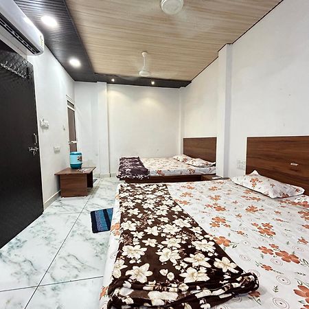 Hotel Shree Sidhi Vinayak Уджайн Екстериор снимка