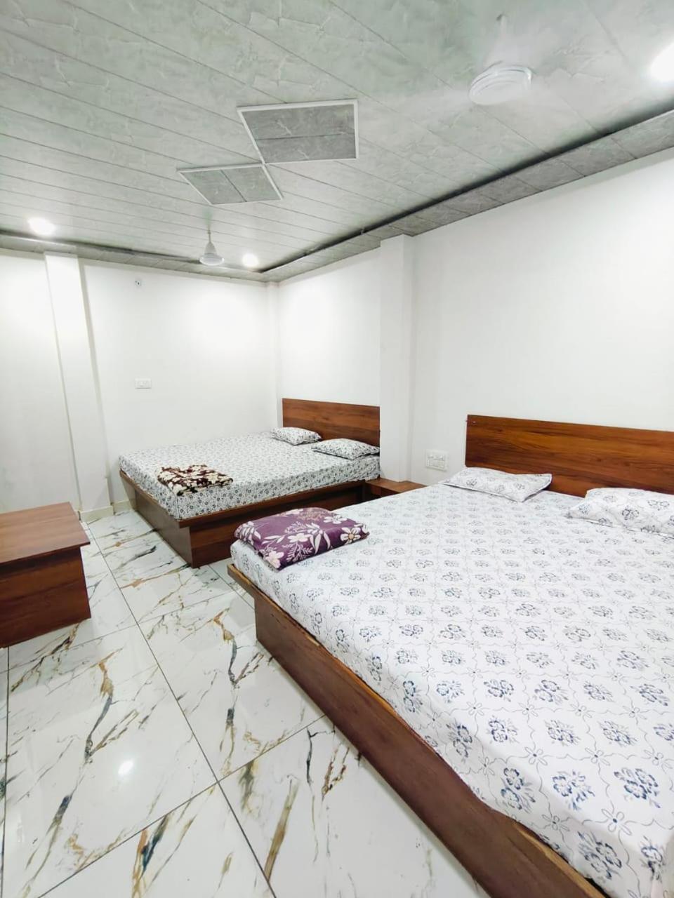 Hotel Shree Sidhi Vinayak Уджайн Екстериор снимка