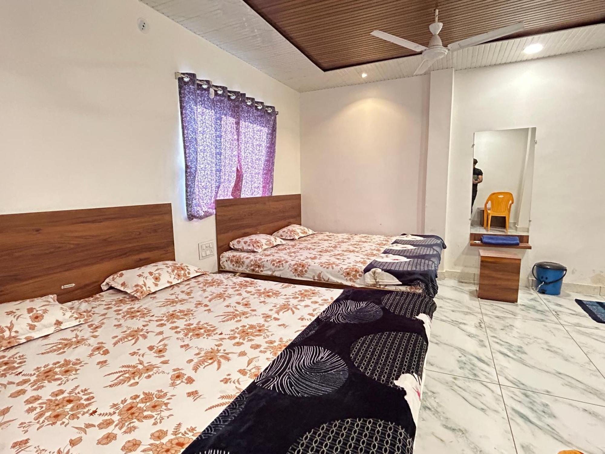 Hotel Shree Sidhi Vinayak Уджайн Екстериор снимка